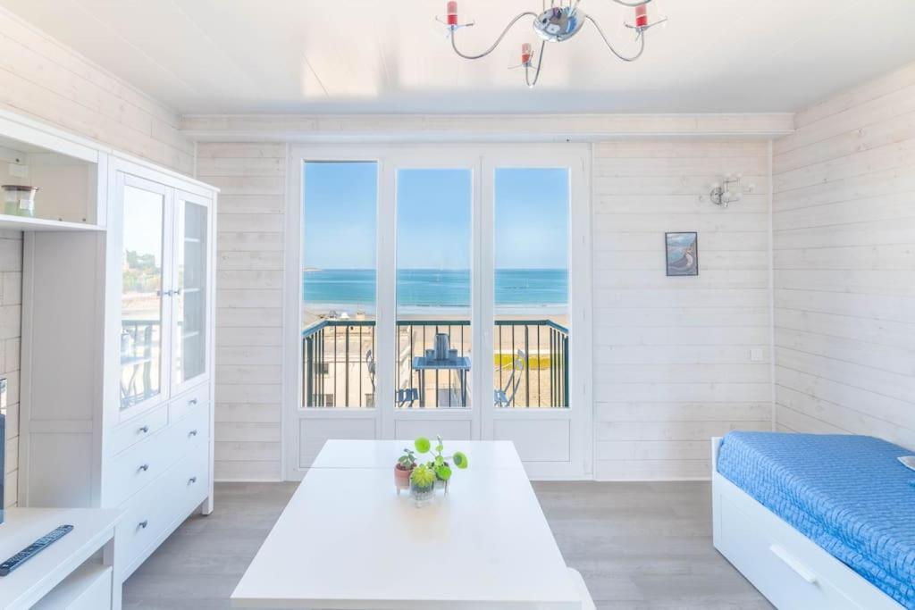 Studio Centre Belle Vue Mer 迪纳尔 外观 照片